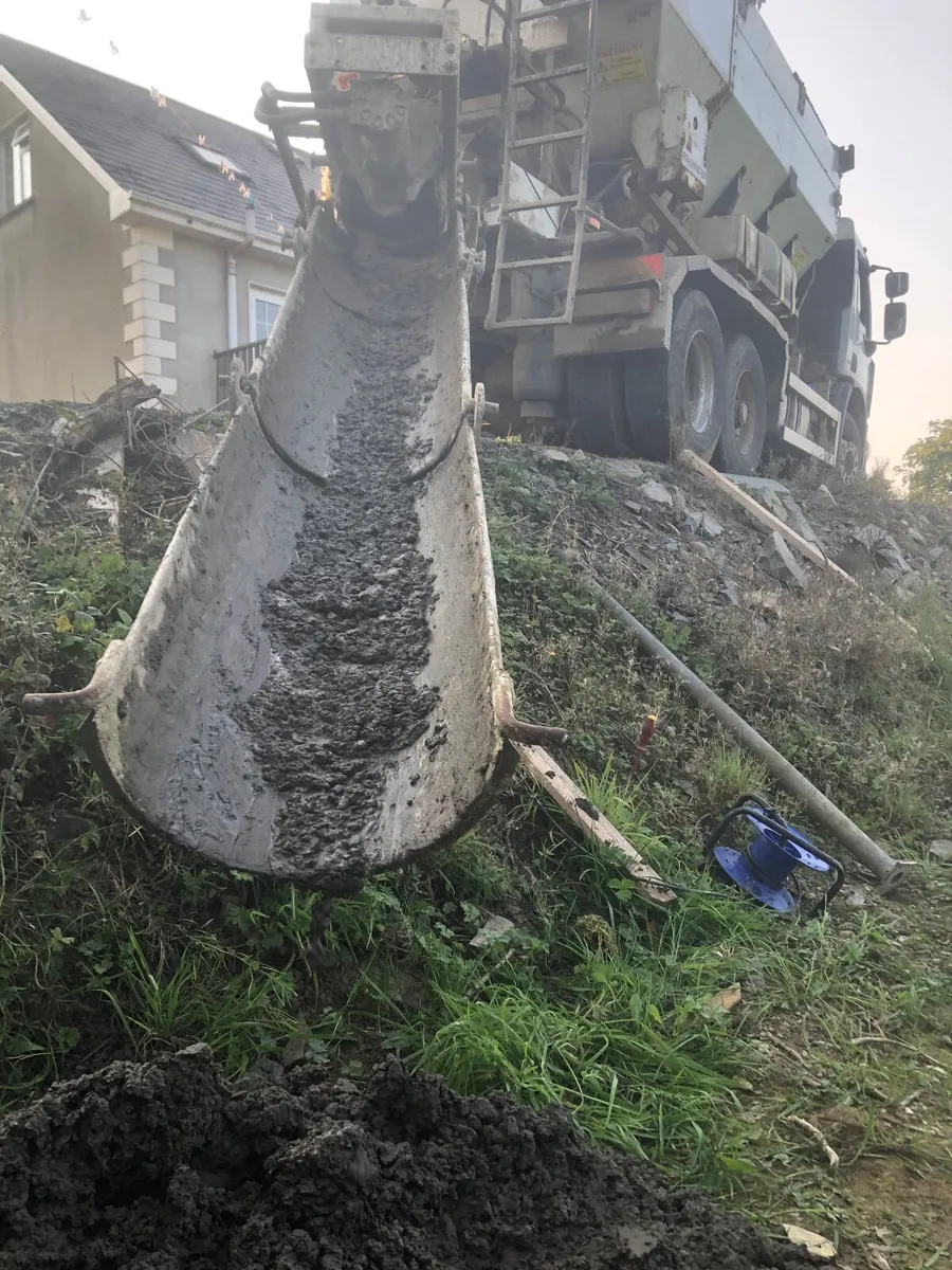 Volumetric concrete truck - Image 2