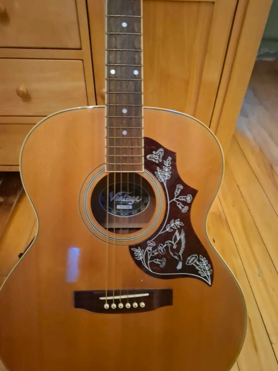 Vintage Guitar - Image 4