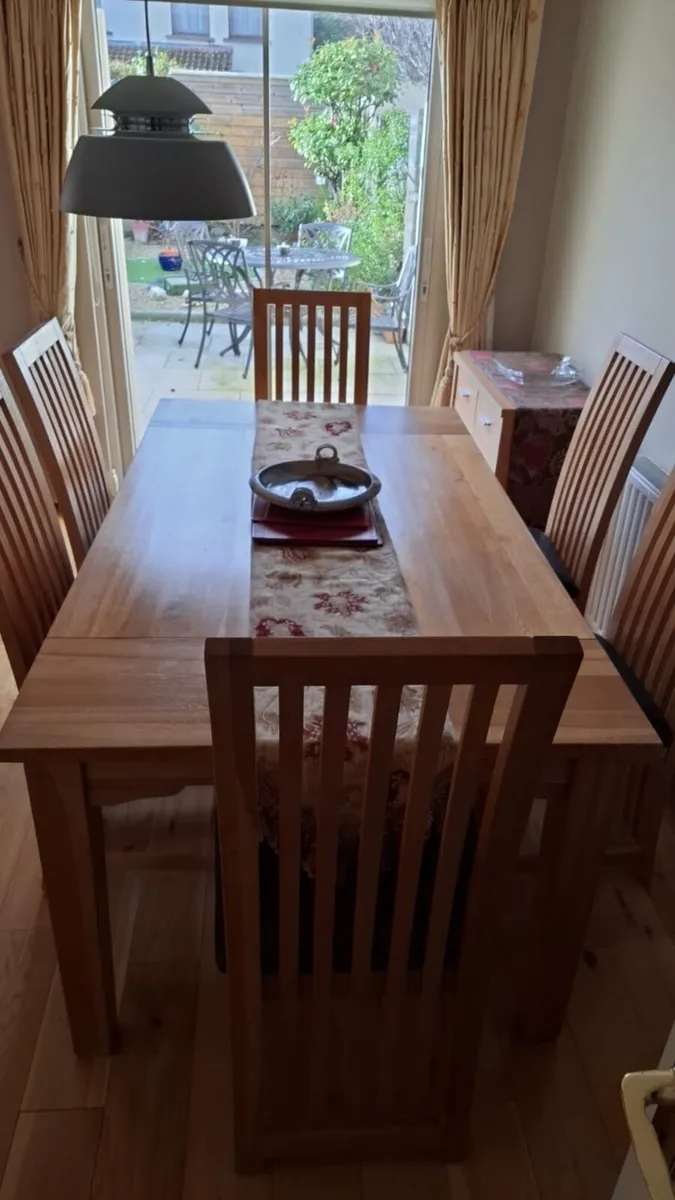 Dining room table - Image 2