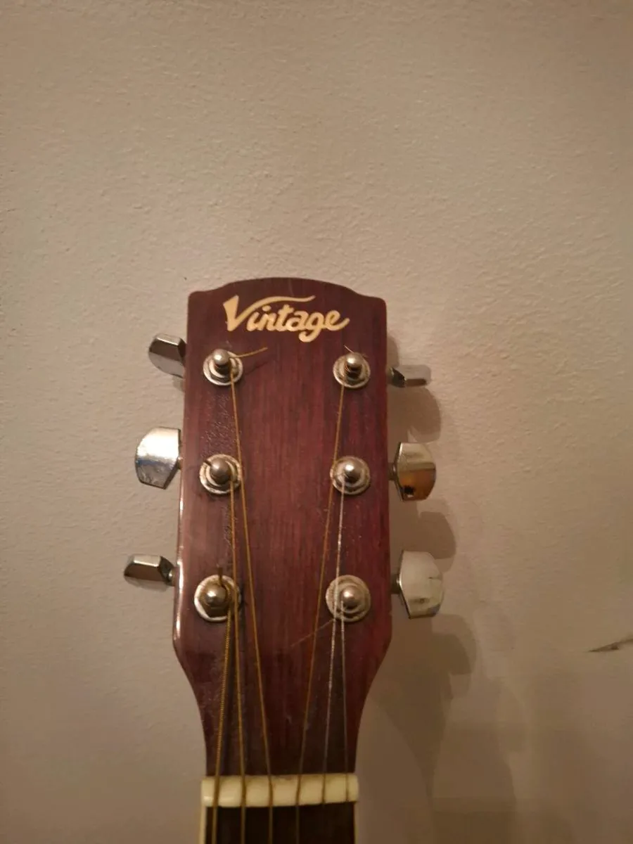 Vintage Guitar - Image 2