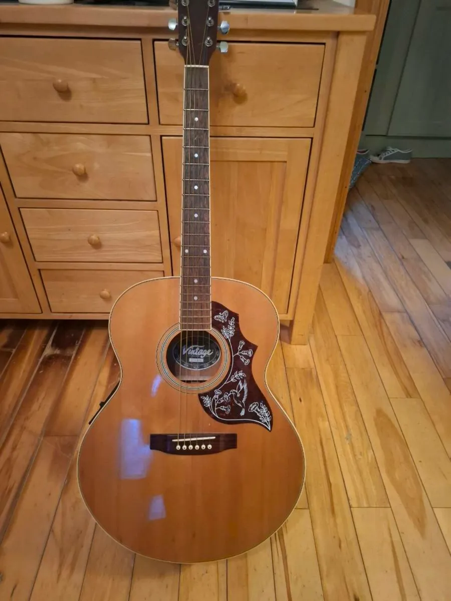 Vintage Guitar - Image 3