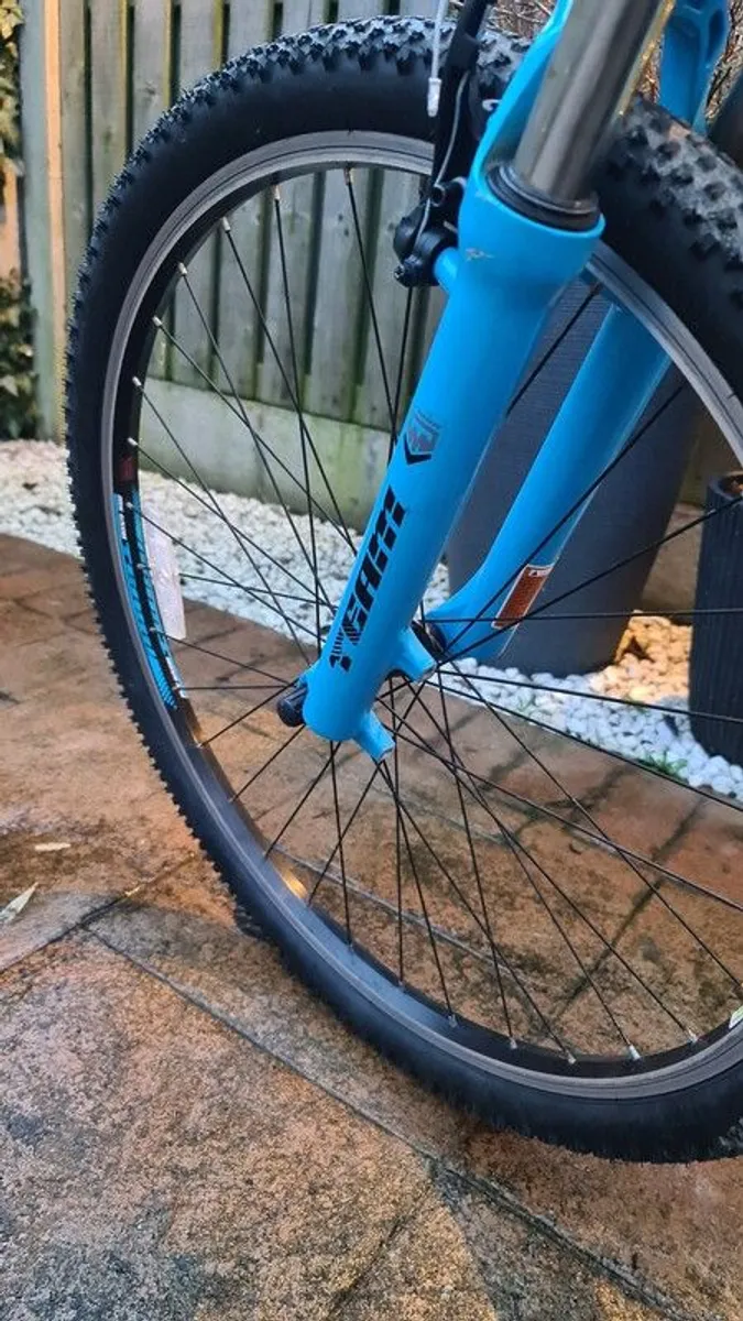 Beautiful Mountain Bike Light Weight 27.5" Wheels - Image 4