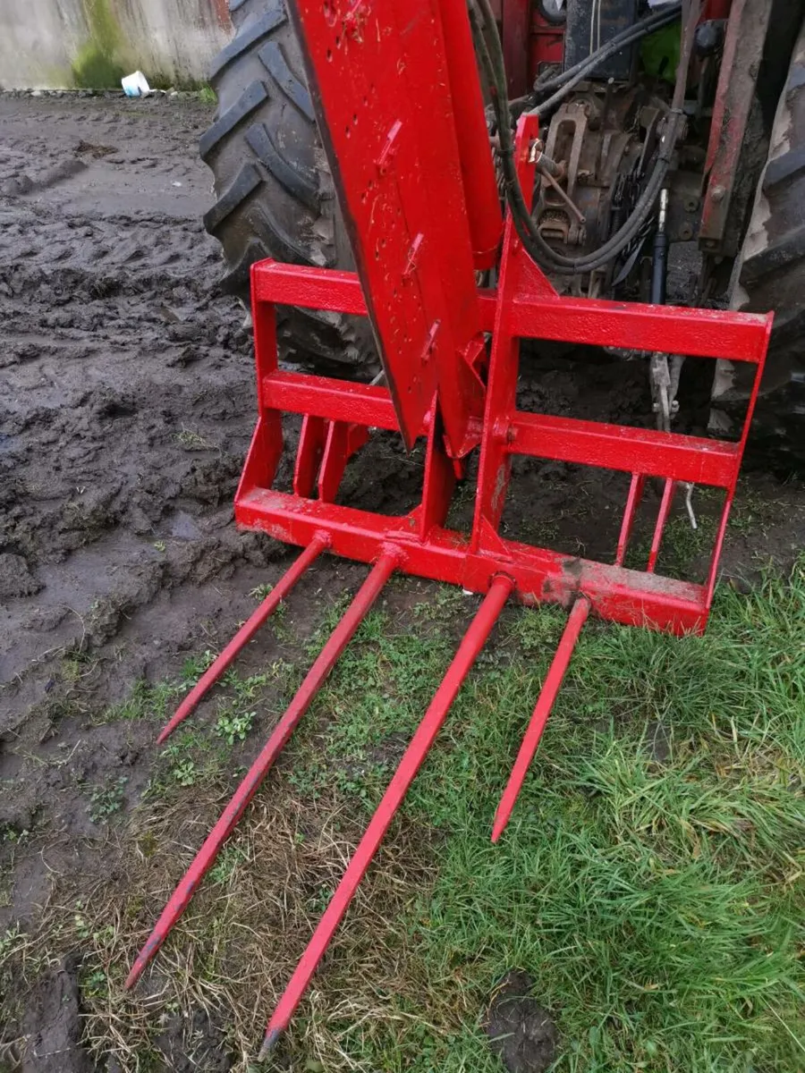 Bale spliter - Image 1