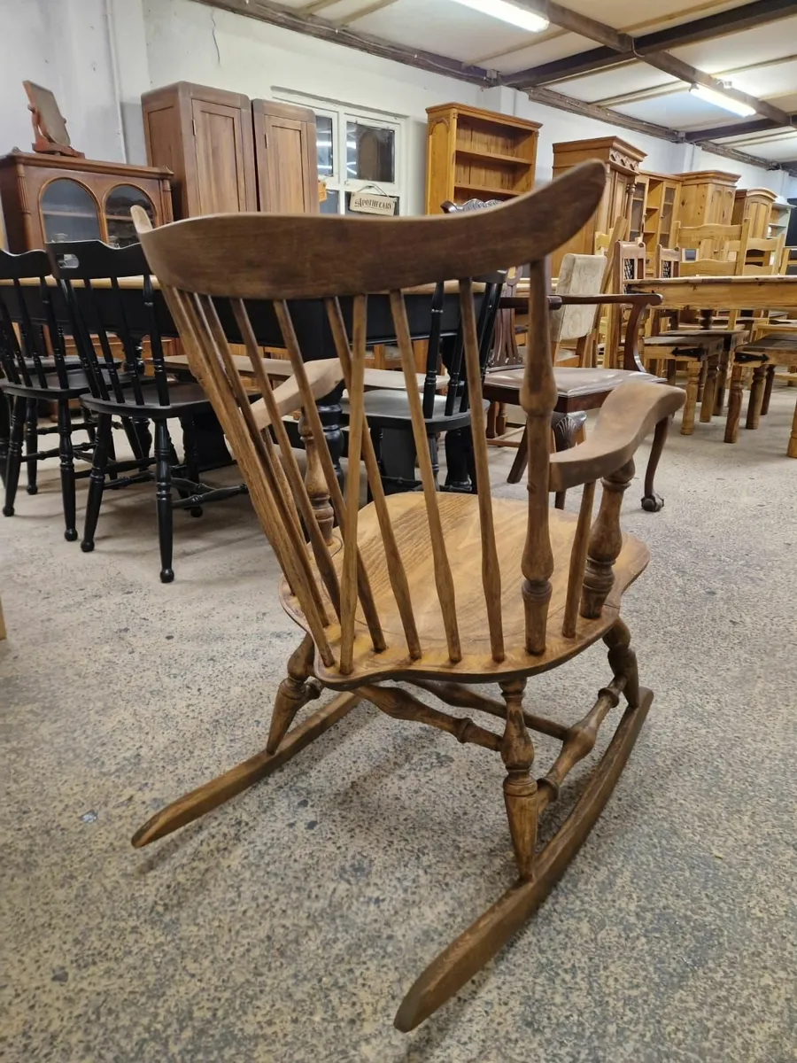 Vintage stoe Windsor oak rocking chair - Image 3