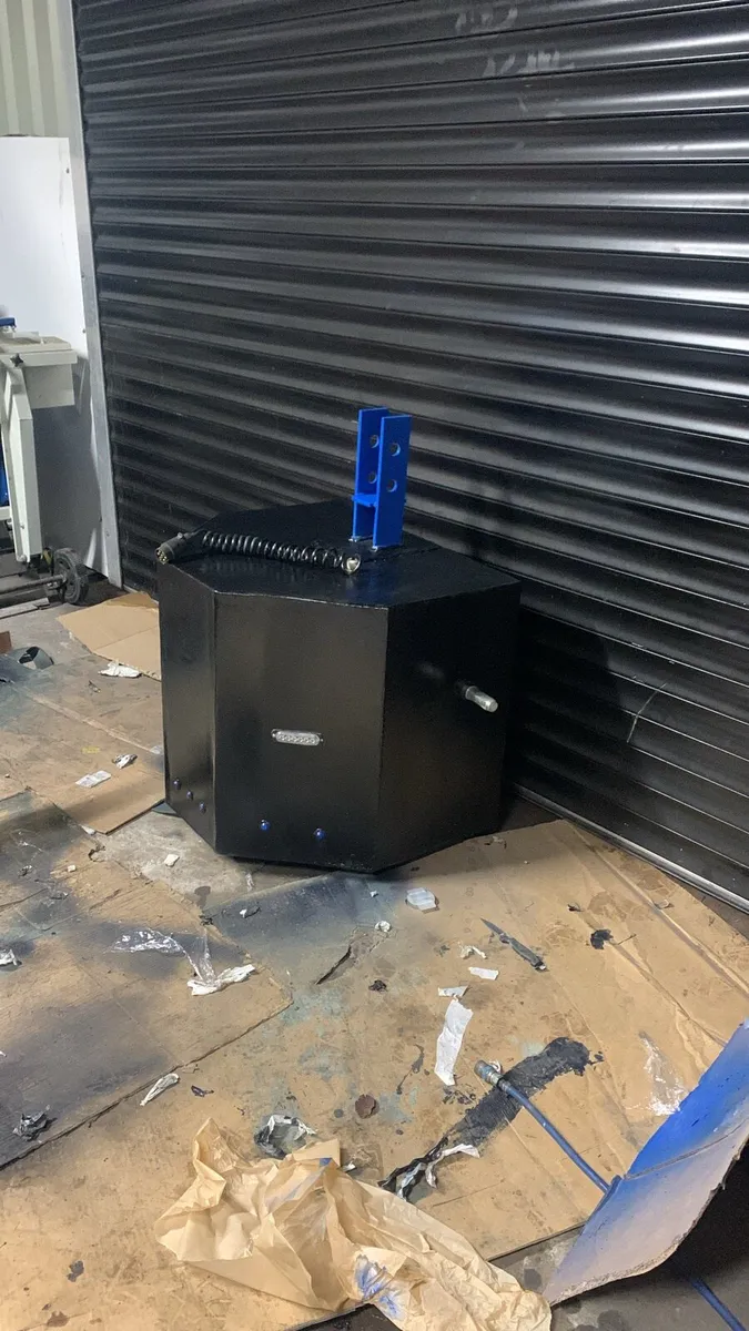 Front weight - Image 1