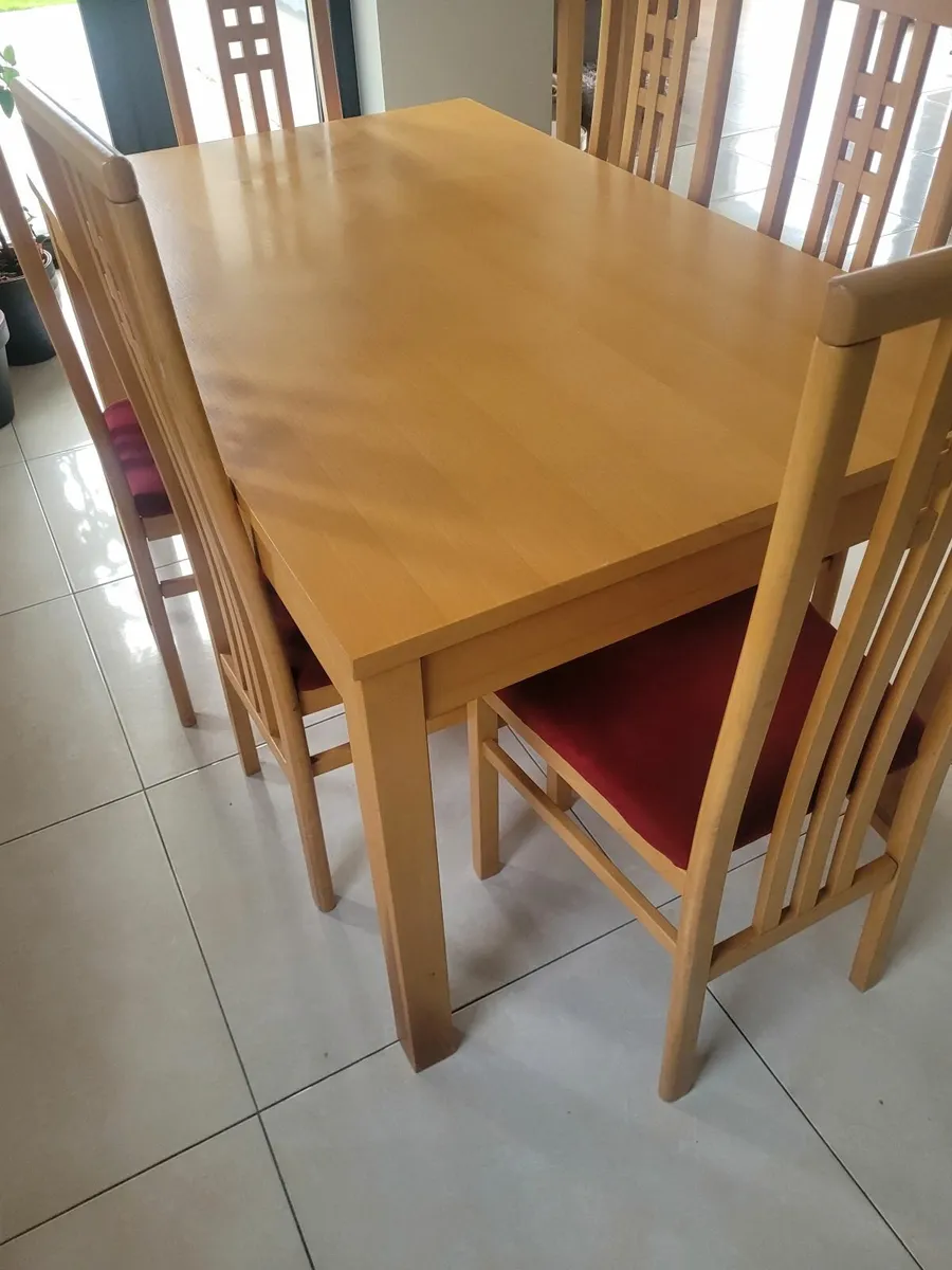 Kitchen table & 6 chairs - Image 3