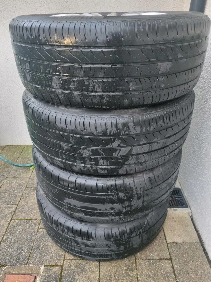 18" Volkswagen Alloys - Image 2