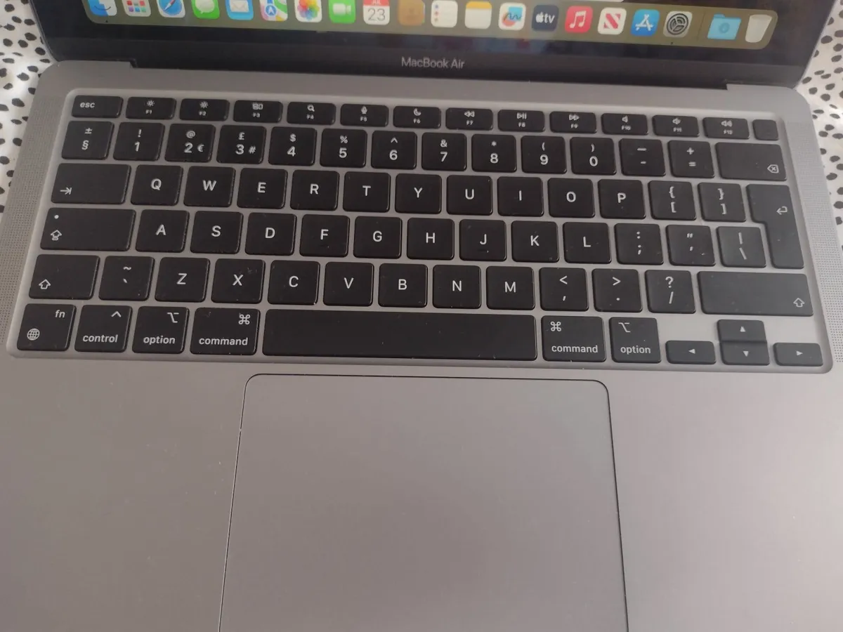 Apple MacBook Air M1 13 " - Image 2