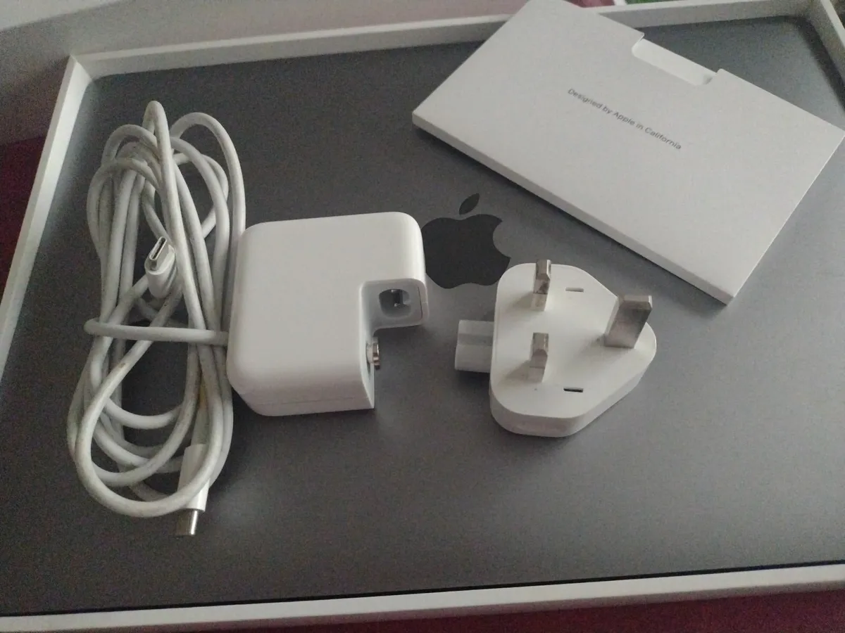 Apple MacBook Air M1 13 " - Image 3