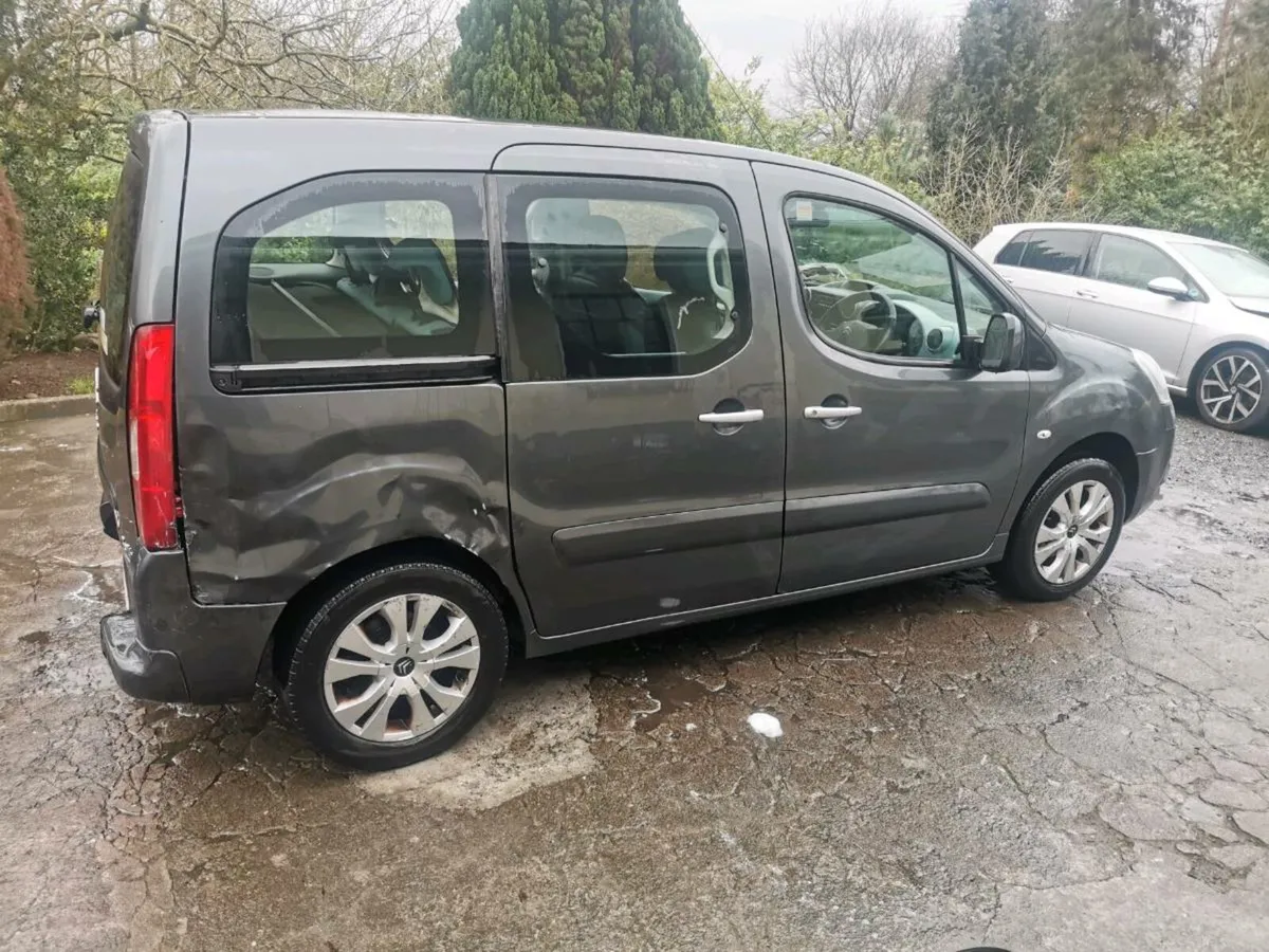 141 Citroen Berlingo Multispace - Image 4