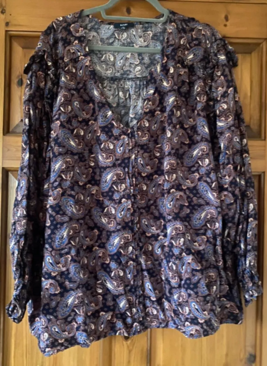 Large selection of ladies tops sz 28 - Image 2