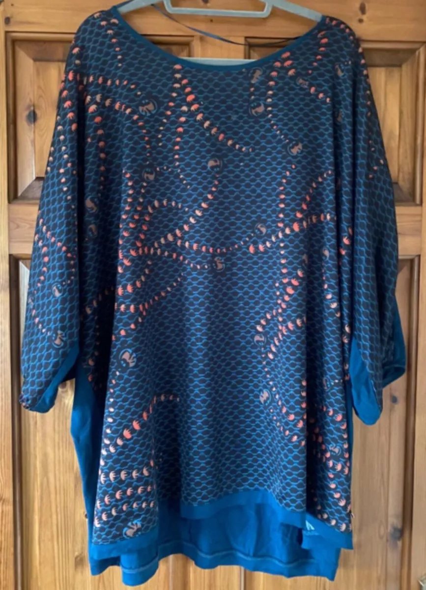 Large selection of ladies tops sz 28 - Image 3