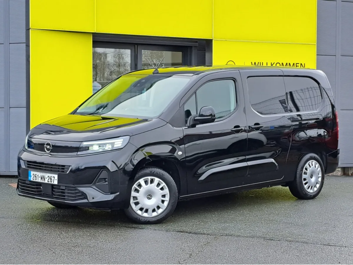 Opel Combo SPORTIVE 1.5TD 100HP LWB **REV CAMERA** - Image 1