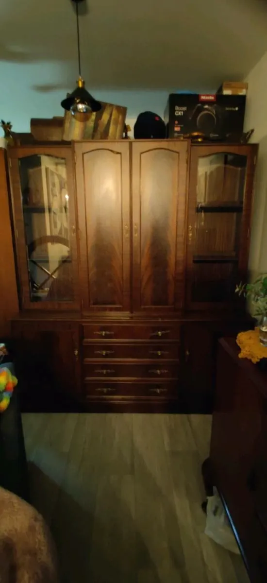 China cabinet - Image 2