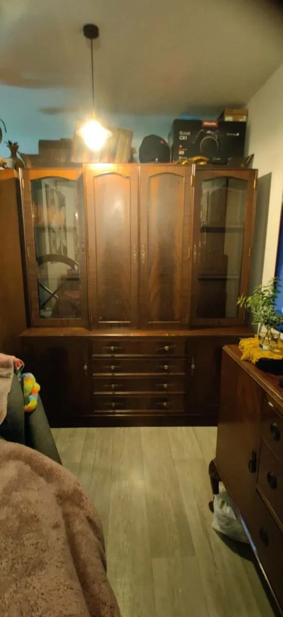 China cabinet - Image 3