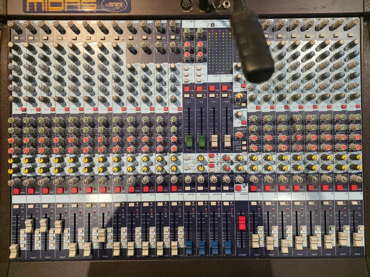 Midas Venice 240 mixer