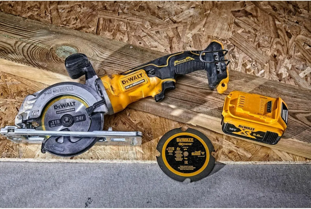 DCS571N-XJ Compact Circular Saw 18V XR Bare Unit - Image 2