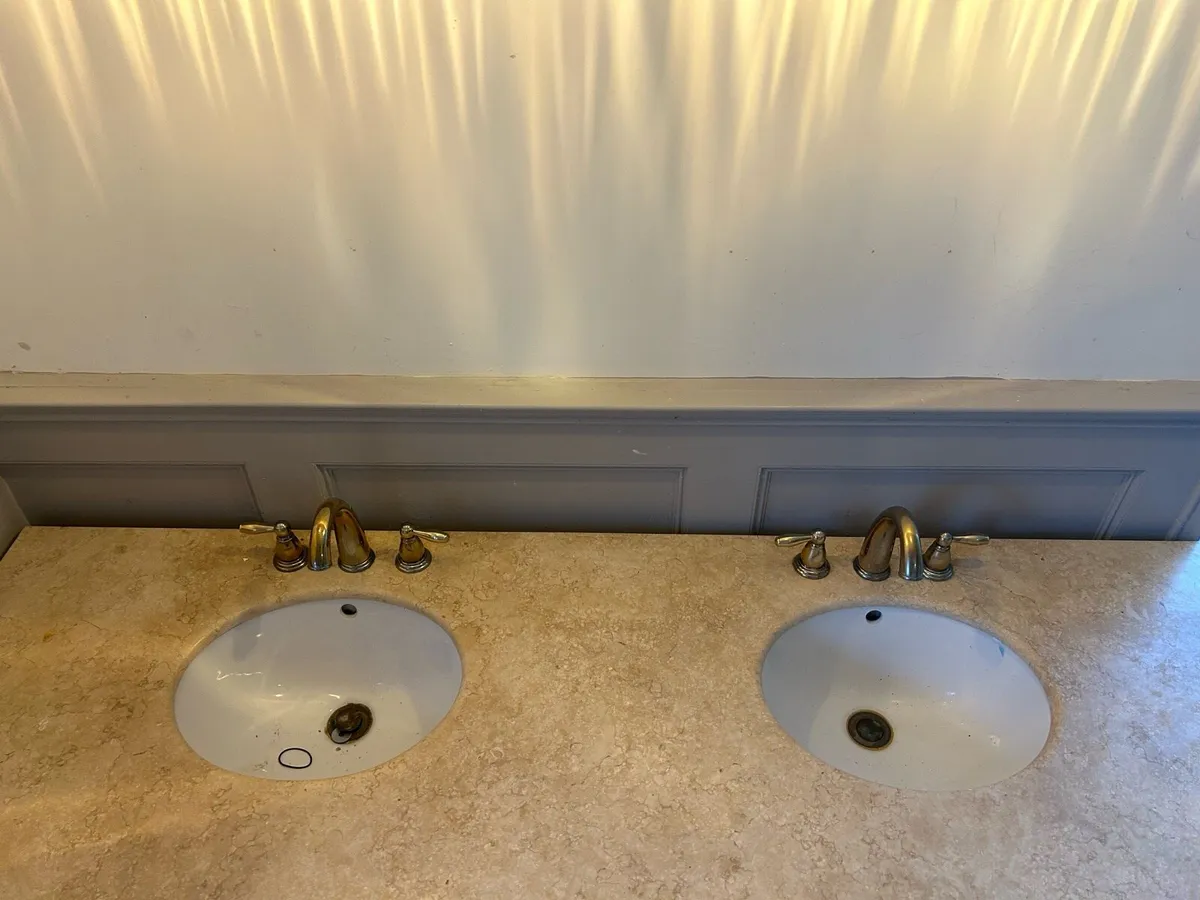 Bathroom vanity antique with marble top - Image 3