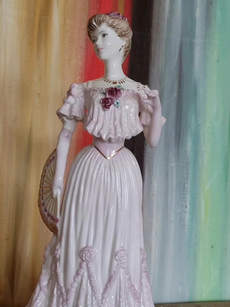Vintage Coalport figurine named 'Lady Rose - Image 2