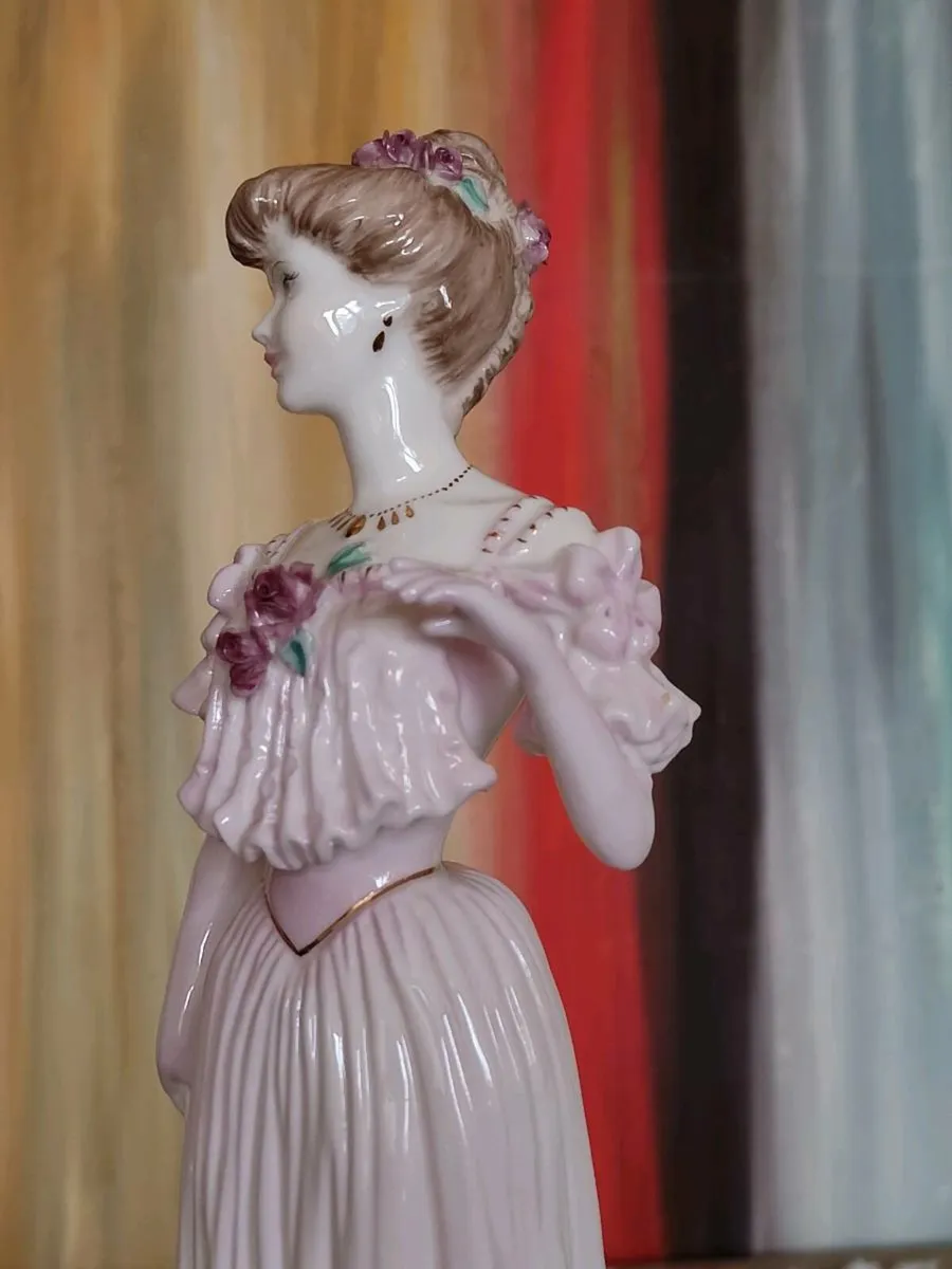 Vintage Coalport figurine named 'Lady Rose - Image 3