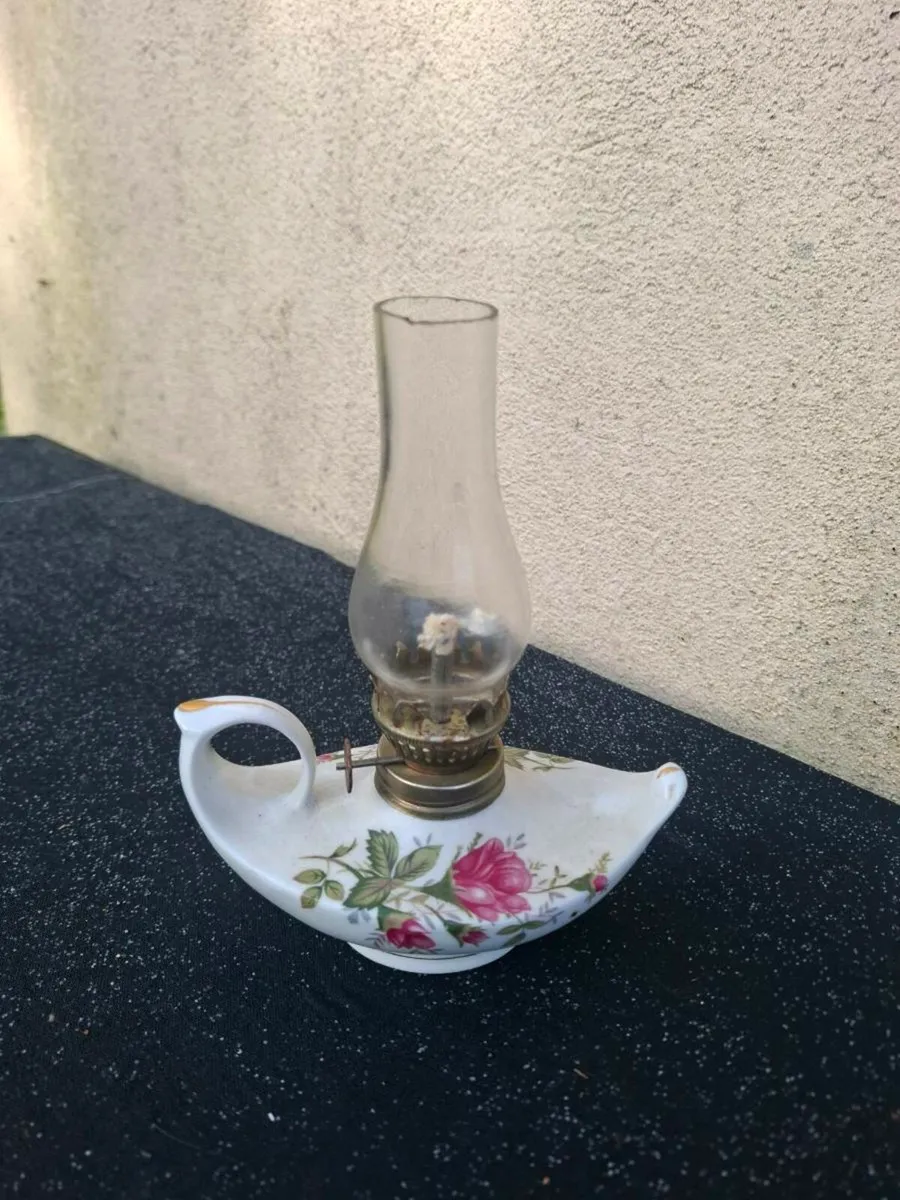 Small porcelain oil lamp