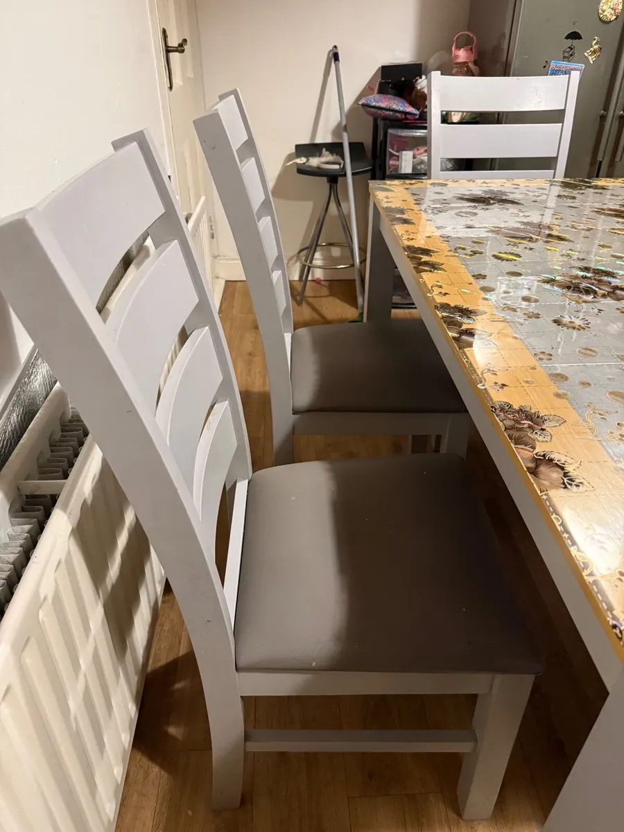 Dinning table and chairs - Image 3