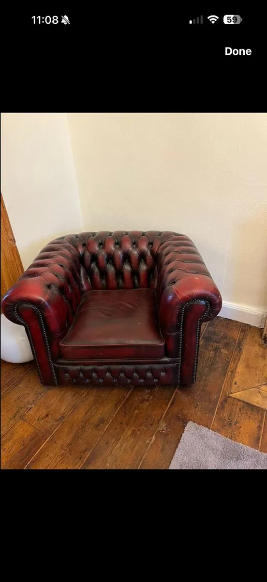 Chesterfield Suite - Image 1