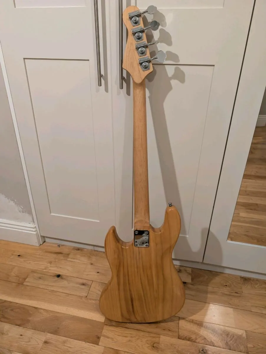 Bass Guitar - Image 4