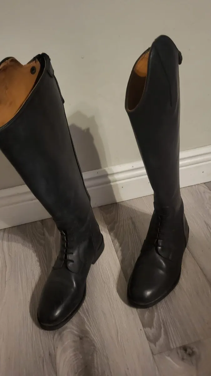 Horse riding boots - Image 1