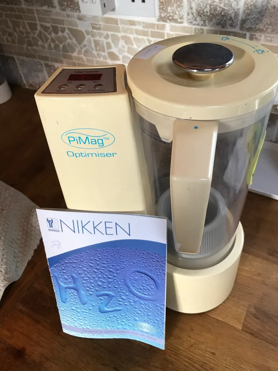 Water filter table top