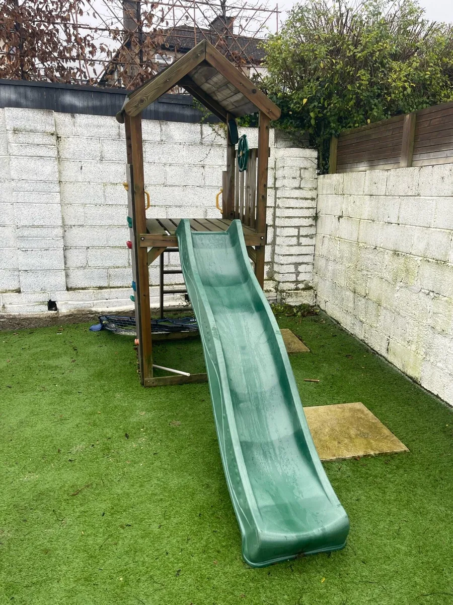 Garden climbing wall /house  with slide - Image 3