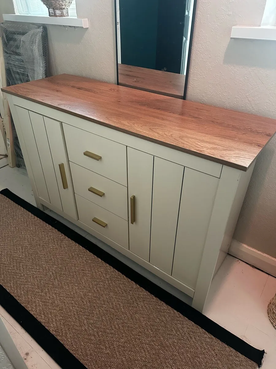 Console Table - Image 1