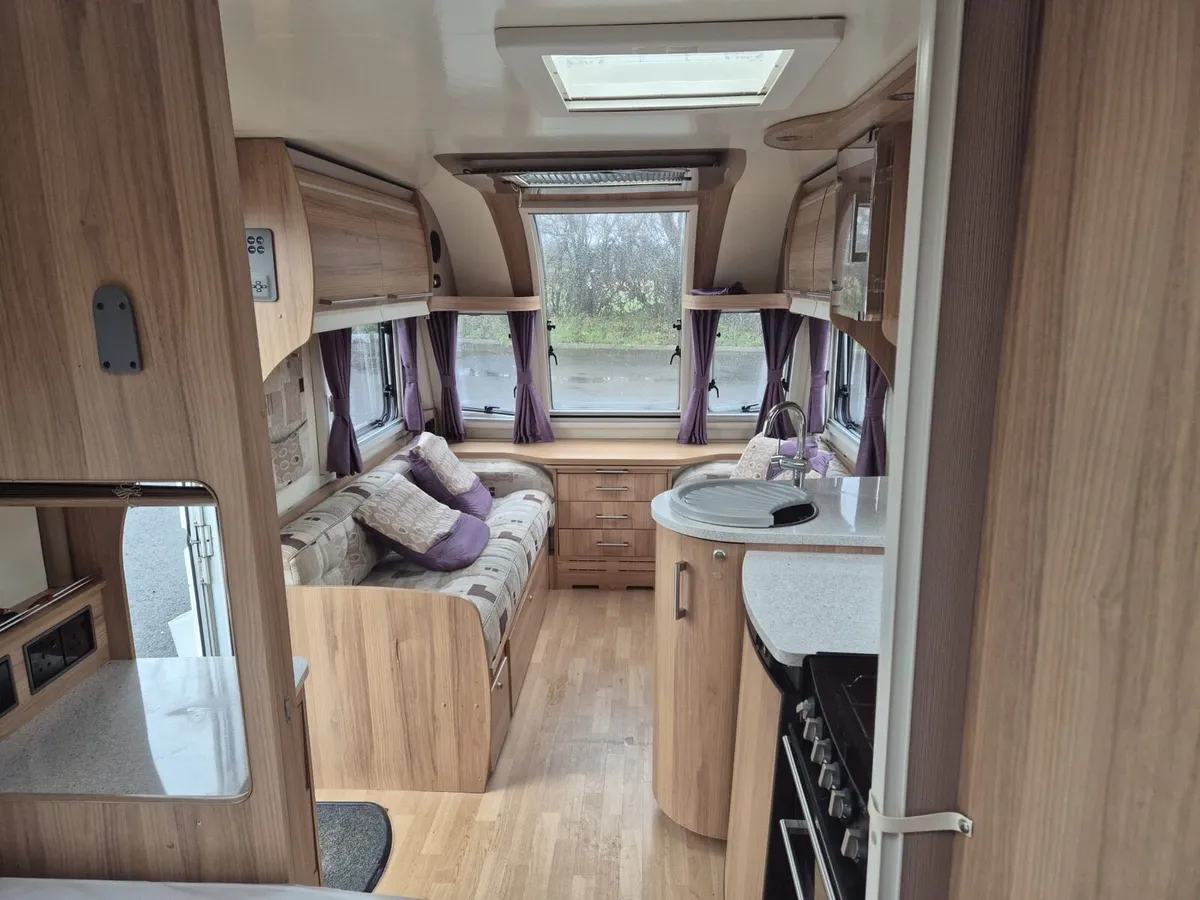 Bailey unicorn Valencia 4 berth fixed bedroom - Image 3