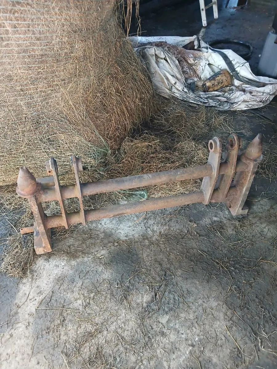 Pin and cone headstock - Image 1