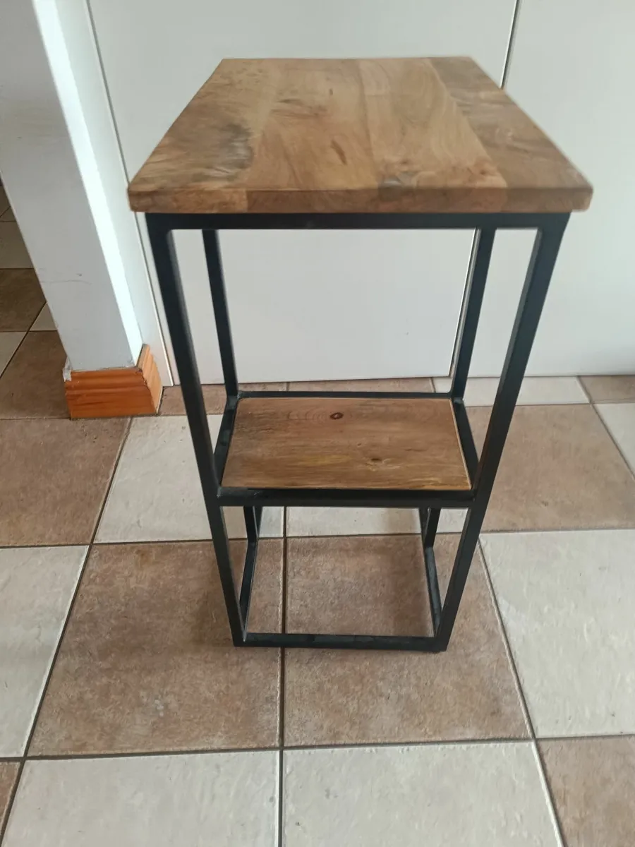 Helen James Lisbon C table - Image 2