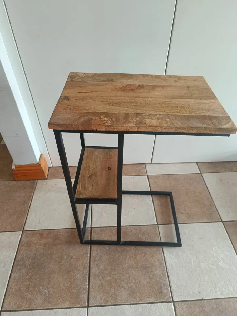 Helen James Lisbon C table - Image 3