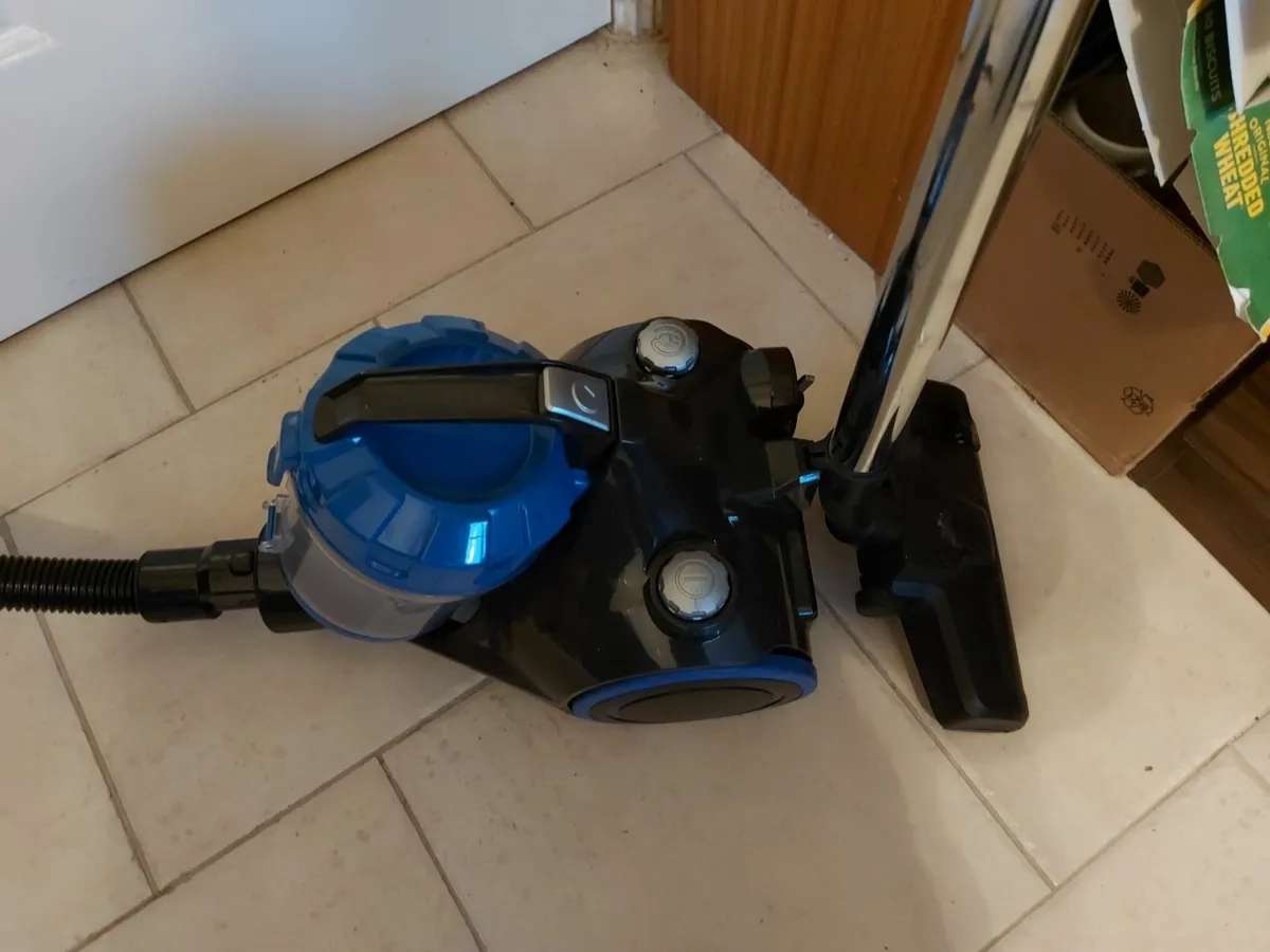 Morphy Richards Cyclone Vacuum Cleaner 980563 - Image 2