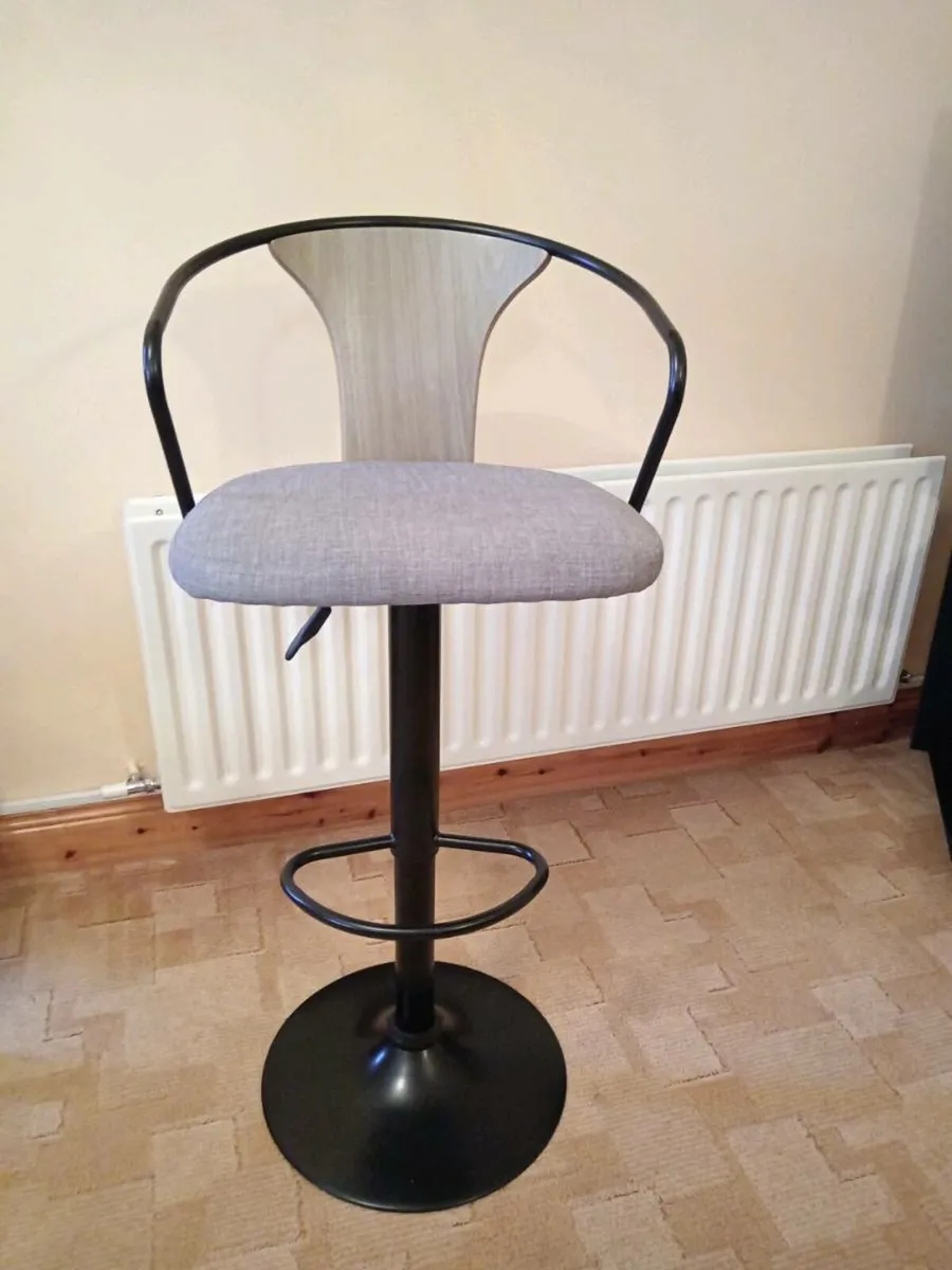 Bar stools - Image 1