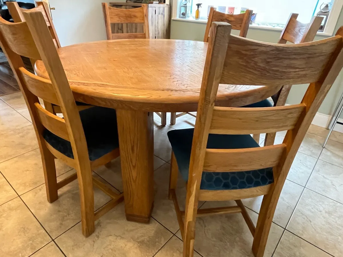 Oak Dining table and 6 Chairs - Image 3
