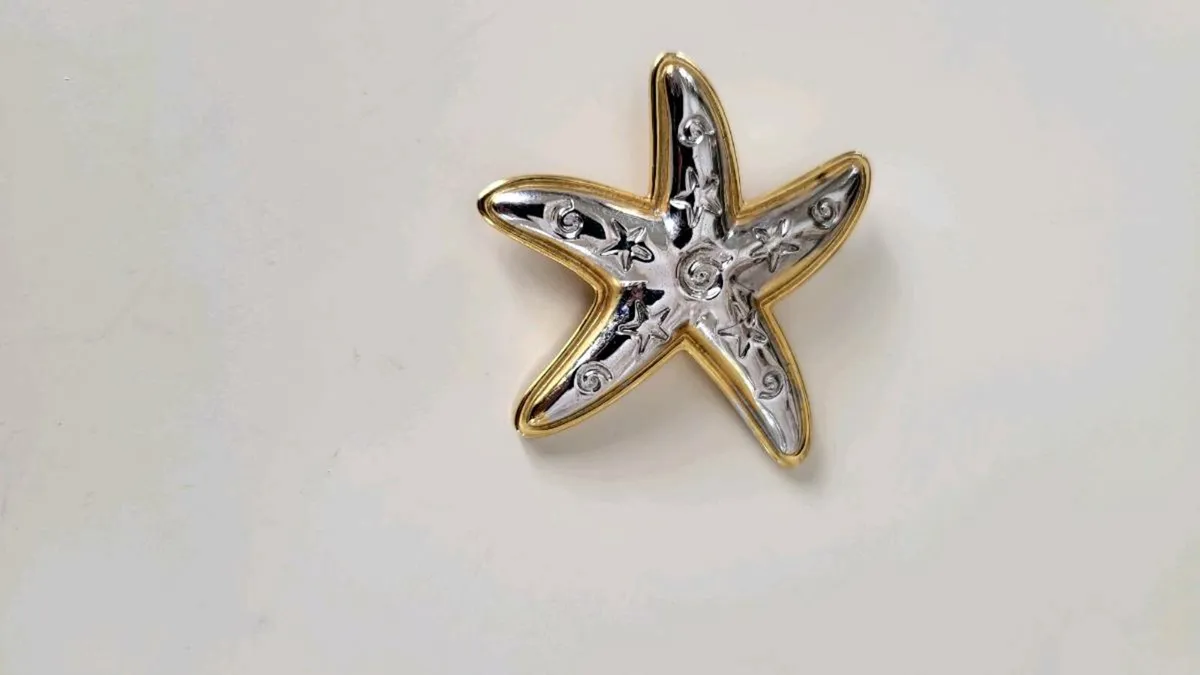 As new Starfish brooch. - Image 1