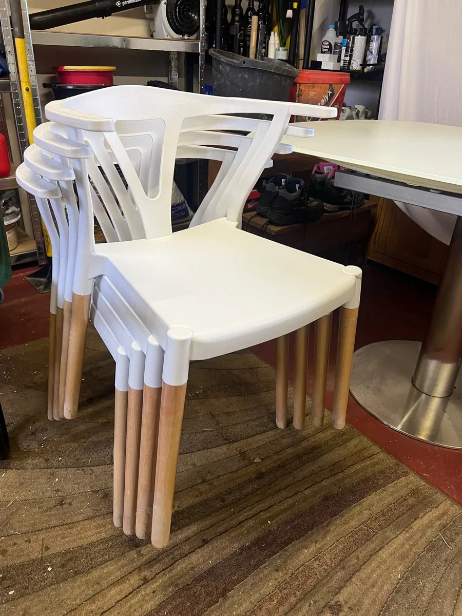 Square/Round table/ chairs - Image 4