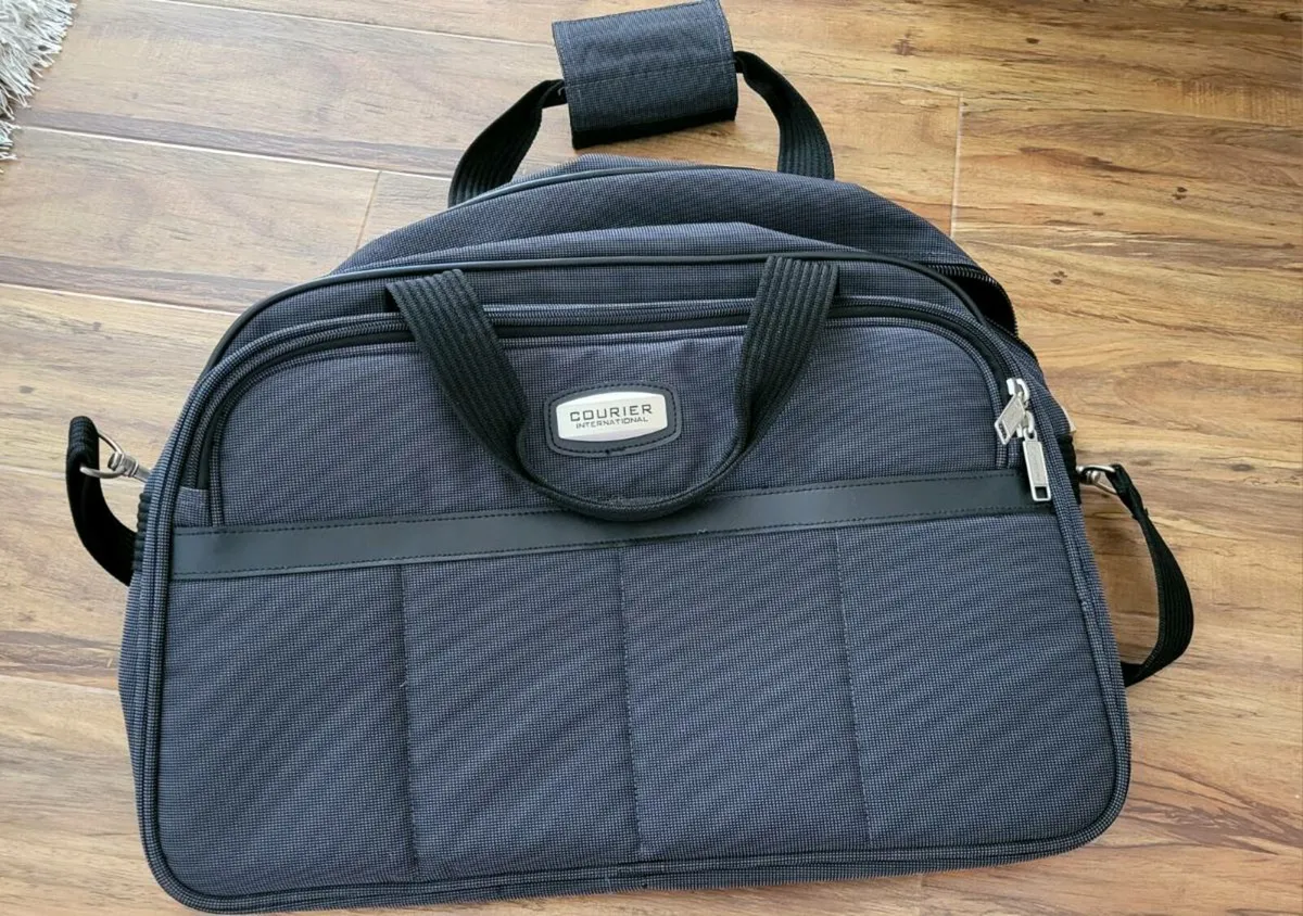 Travel holdall - Image 1