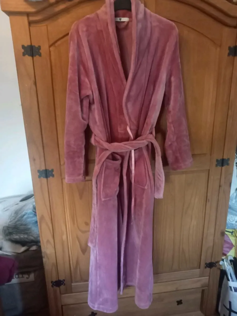 Ladies dressing gowns x 2 size 10 free - Image 4