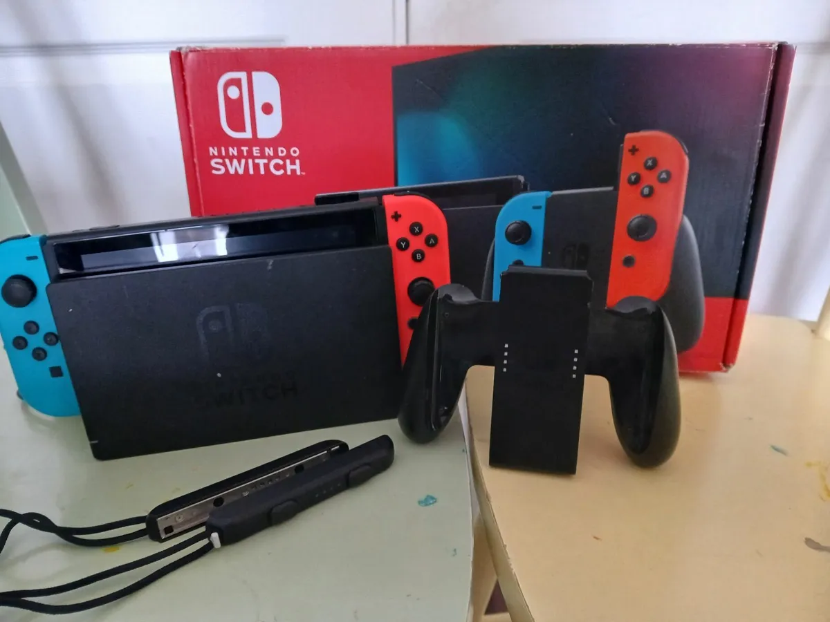 Nintendo Switch plus games - Image 4