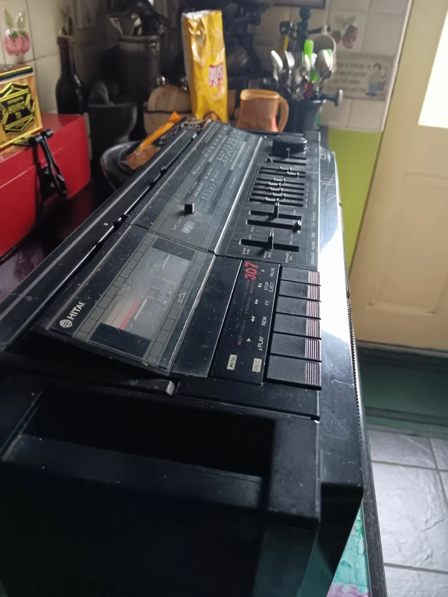 Vintage  Hitachi stereo - Image 1