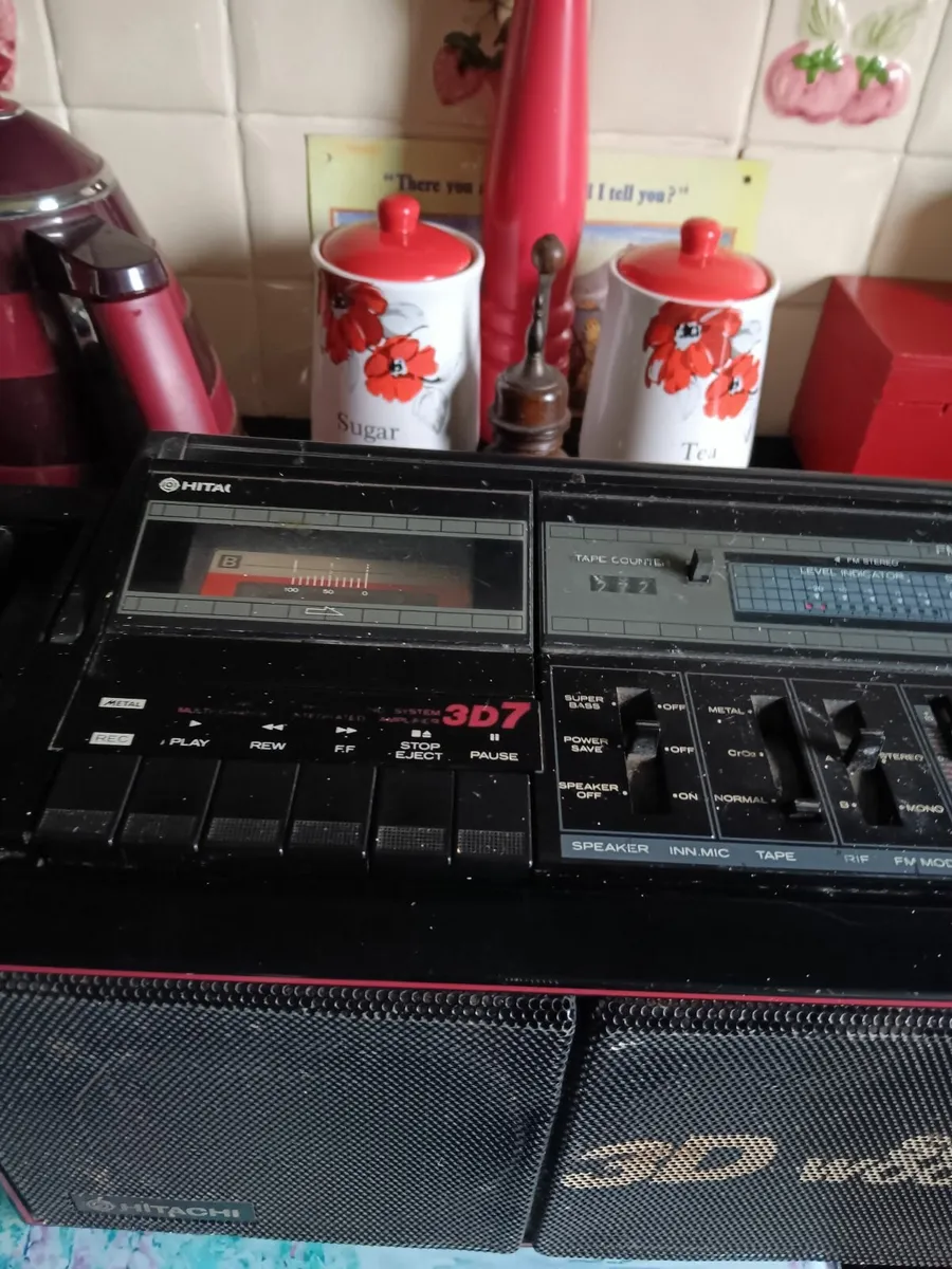 Vintage  Hitachi stereo - Image 2