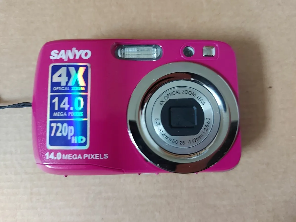 Sanyo 14 megapixel Digital Camera - Image 1