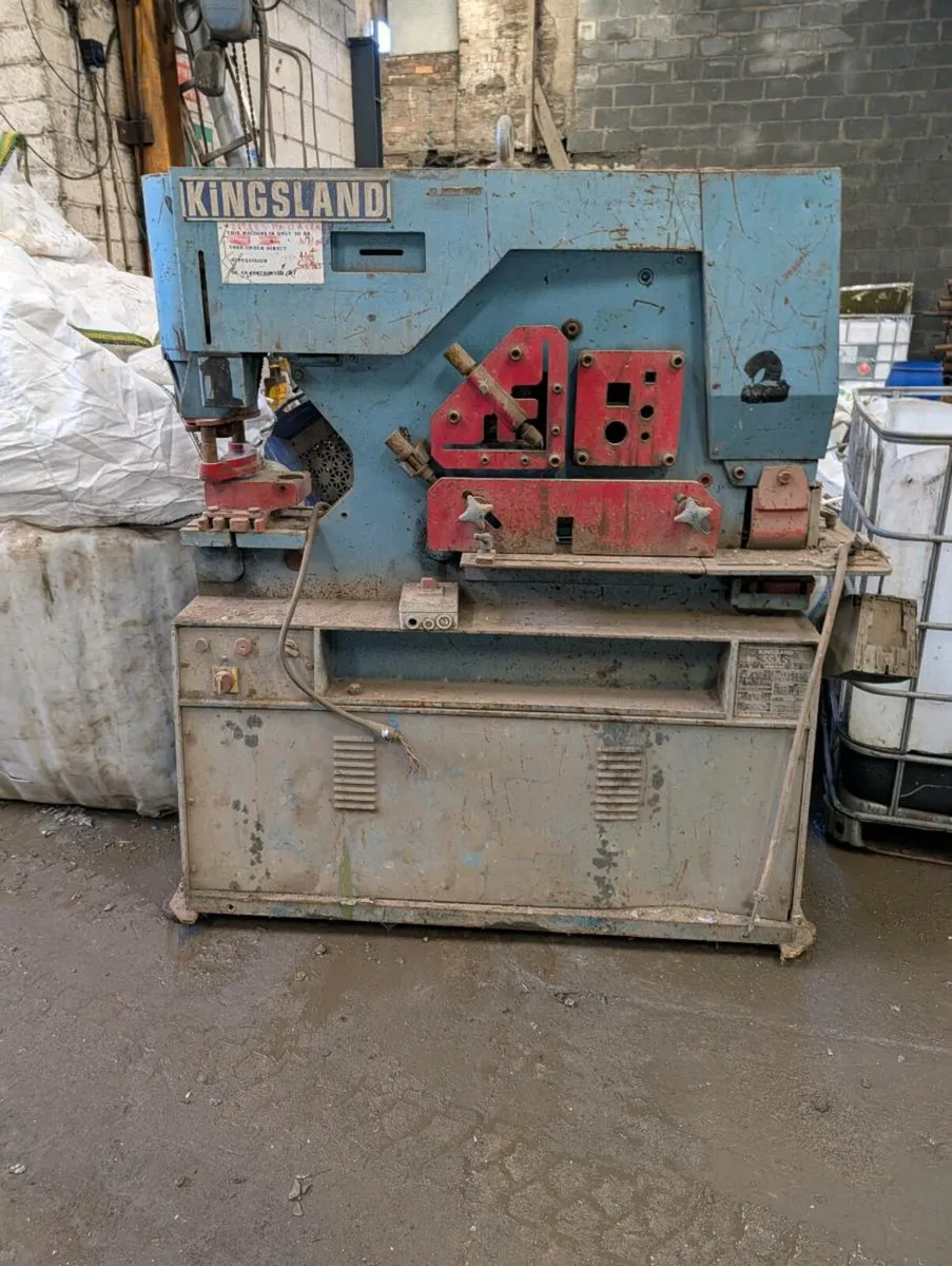 Kingsland iron worker - Image 1