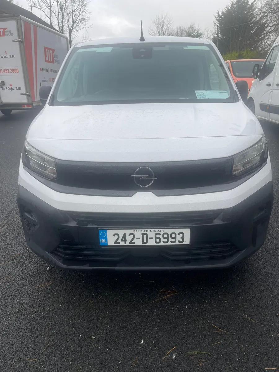 242 Opel combo rear damage - Image 2