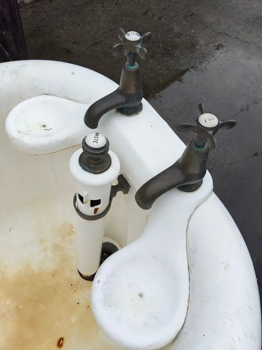 Victorian Bath With Claw Feet And Brass Taps - Image 1